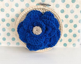 Blue Flower Wall Decor / Floral Fiber Wall Art / Crochet Flower Wall Hanging / Gift for Mom / Gift for her / Floral Wall Decor / Flower Art
