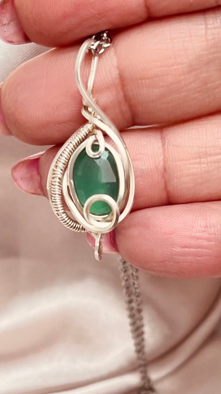 Emerald Green Agate Sterling Silver Necklace Emerald Green Etsy