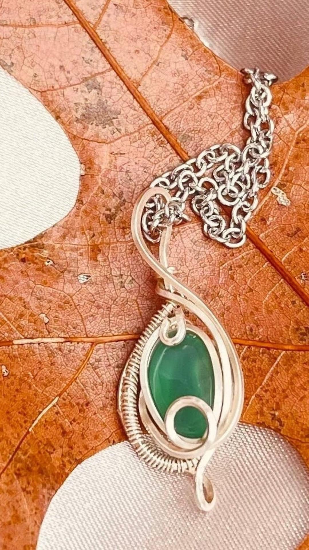 Emerald Green Agate Sterling Silver Necklace Emerald Green Etsy