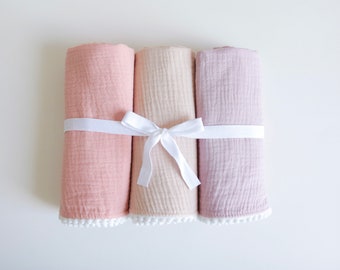 Muslin baby girl swaddle blanket, Stroller blanket, Organic Cotton pompom blanket, New Babygirl gift, Newborn muslin blanket