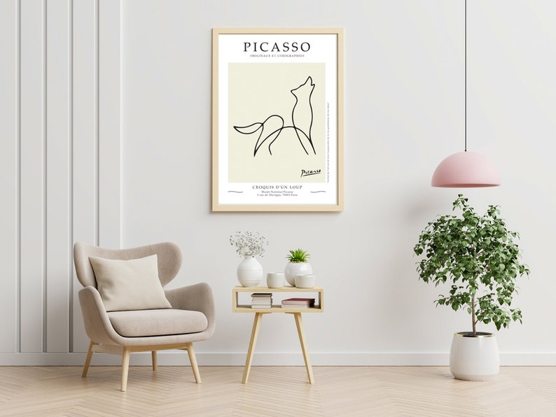 Pu&ograve; includere: Una stampa incorniciata di un disegno a linea di un lupo che ulula alla luna. La stampa &egrave; intitolata "Croquis d'un Loup" ed &egrave; firmata "Picasso".