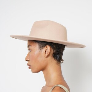 Women&#39;s Cream Wide Brim Fedora Hat with String, Big Wide Brim Fedora Hats for Women Men Western Suede Hat Large Felt Panama Hat Rancher Hat
