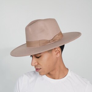 Taupe Fedora Hut mit breiter Krempe und Band, Unisex Fedora Hut Klassische Hut mit breiter Krempe