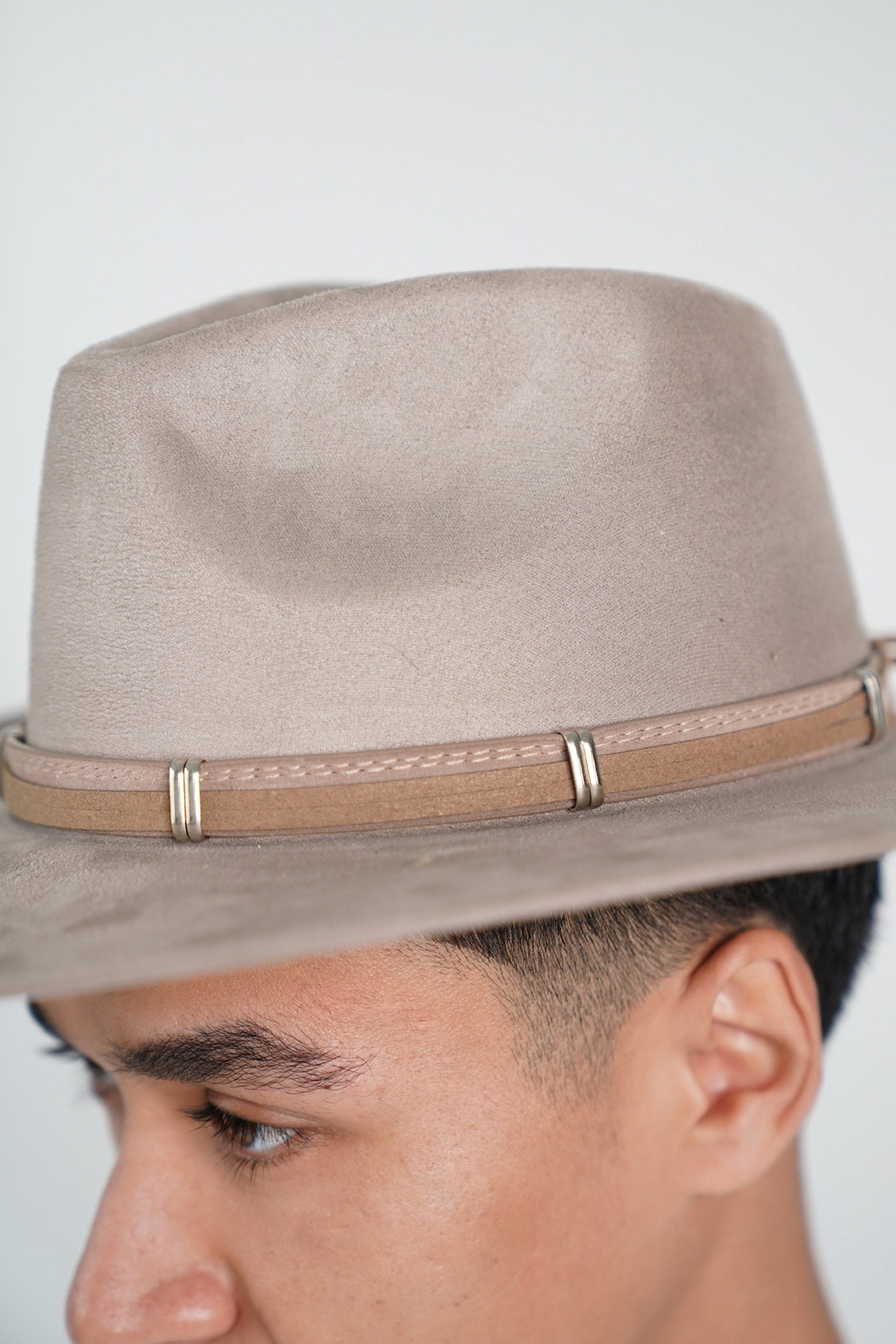 Beige Crushed Velvet Western Fedora Hat, Trendy Fedora Hats  display picture 3