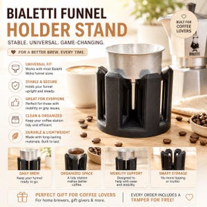 K&ouml;nnte beinhalten: Ein schwarzer, zylindrischer Bialetti-Trichterhalter mit strukturierter Oberfl&auml;che, der dazu dient, einen Kaffeetrichter aus Metall aufrecht zu halten. Der St&auml;nder verf&uuml;gt &uuml;ber eine Struktur mit mehreren Schlitzen und wird zusammen mit Text pr&auml;sentiert, der die universelle Passform, Stabilit&auml;t und organisatorischen Vorteile f&uuml;r Kaffeezubereitungsstationen beschreibt.