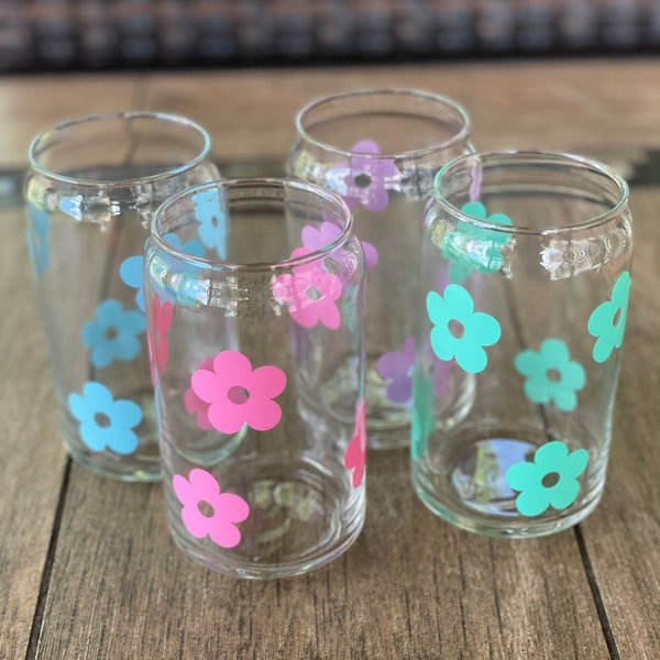 Retro Daisy Flower Glass Iced coffee Tumbler Birthday gift for her Boho Daisy Glass Tumbler Bridal Shower Gifts Summer Drinking Tumbler