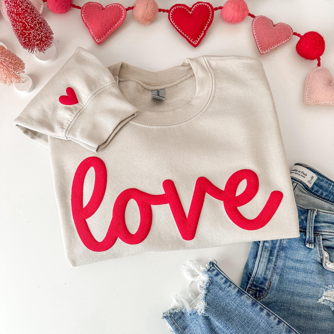 LOVE SWEATSHIRT