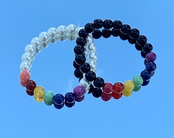 Pride Perlenarmband – Regenbogen Perlenarmband in schwarz oder weiß | lgbtq Schmuck | farbenfrohes Freundschaftsgeschenk