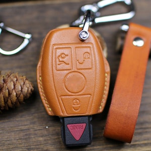 Key Fob Cover For 2023 C300 2022 Glc 2020 Gla Key EQS SL 63 Amg EQE EQb c s Class S500 S600 S680 Leather Cover Remote Holder Keychain