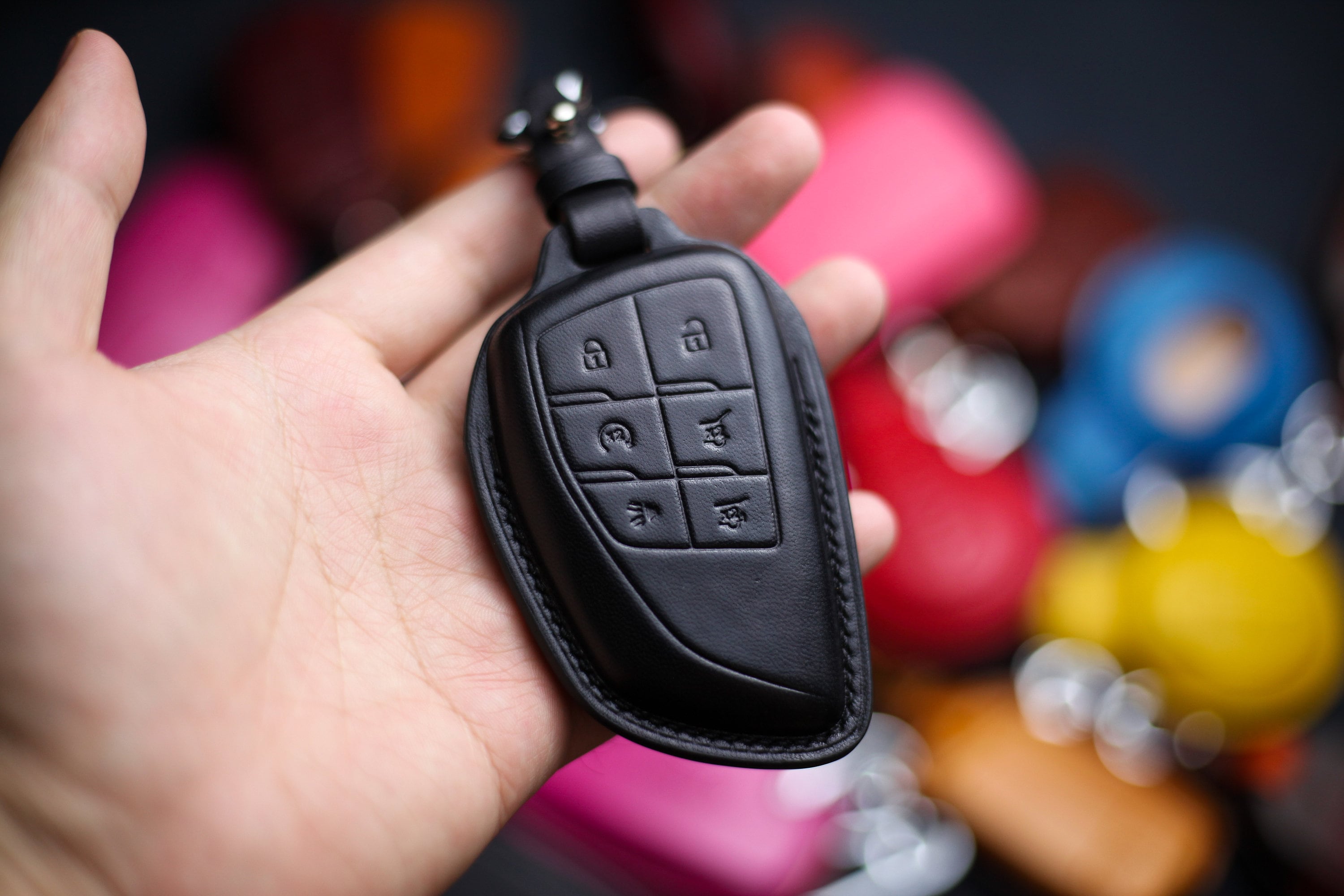 Hontumax Leather 6-Button Key Fob Cover Case For GMC, Chevy, Buick & More (2021-2025 Models, Black)