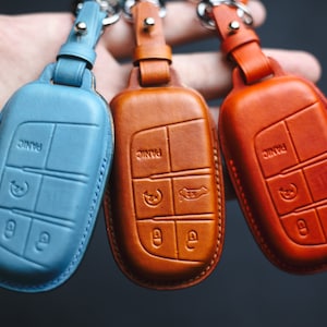 Leder Schlüsselanhänger Abdeckung Fall für Dodgee Chryslerr 200 300C Ladegerät Reise Herausforderung Dart Durango Renegade Schlüsselbund Keyless Fernbedienung Halter