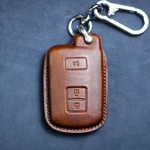 Leather Key Fob Cover For Tundra Tacoma 2013 2014 2015 2022 2023 Sequoia Sienna Highlander Rav4 Case Remote Holder Tundra Accessories
