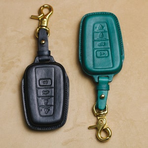 Leather Key Fob Cover For Toyotas 2 3 4 Buttons RAV4 Cross Camry 70 CHR Corolla RAV RAV150 Avalon Prado Prius Car Accessories for Toyotas