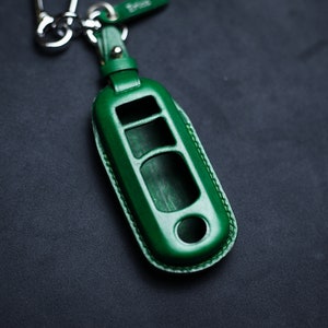 Leather Key Fob Cover For Mazdas 3 Hatchback CX3, CX5 CX9 Cx8 Cx30 Cx90 Key Case 2019 2020 2021 2022 2023 Mazdaa Keychains Accessories