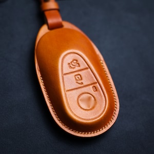 Key Fob Cover Case For 2022 2023 Mercedesss EQS SL 63 EQE EQb Class S500 S600 S680 Leather Key Fob Cover Remote Holder Keychain Clip Clasp