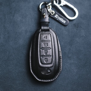Leather Car Key Fob Cover Fit for Infinitis 2019 2020 2021 2022 Infinitiss G35 G37  Q50 Q60 QX50 QX55 Infinitiss QX60 Personalized Keychain