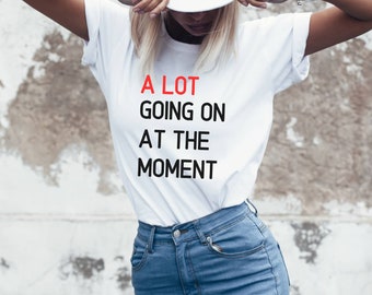 Muita coisa acontecendo no momento Camiseta Bella Canvas: camiseta musical da moda