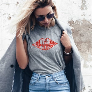 Save the drama for your mama t-shirt | Friends shirt | That girl shirt | Rachel Green shirt | TV series sweatshirts | Series inspired shirt