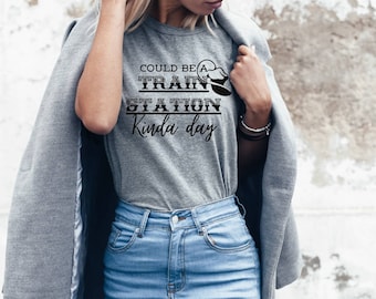 Cowgirl inspiriert T-Shirt: Train Station Kinda Day Shirt