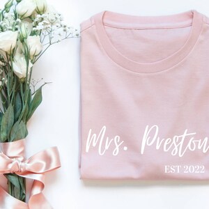 Personalized gift for bride | Wedding gift | Bride to be gift | Bridal shower gift | honeymoon gift | personalized bride to be t-shirts
