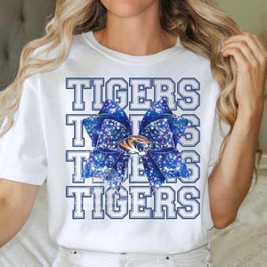 Tigers School Team Maskottchen Bogen Shirt PNG, Blauer Team Fußball, Beifall, Schulgeist, Spieltag, Sport Mom Shirt Sublimationsentwurf