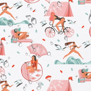 以下が含まれることがあります： 自転車に乗ったり、日光浴をしたり、読書をしたり、ビーチを走ったりする女性をフィーチャーしたシームレスなパターン。パターンはピンクとブルーのアクセントが施された白い背景に設定されており、カモメ、泡、その他のビーチをテーマにした要素が含まれています。