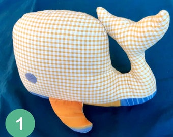 Mini cuscini a forma di balena fatti a mano