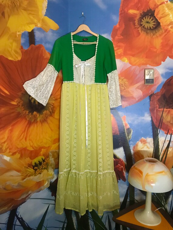 1960s Handmade Gunne Sax Style Psychedelic Daisy H