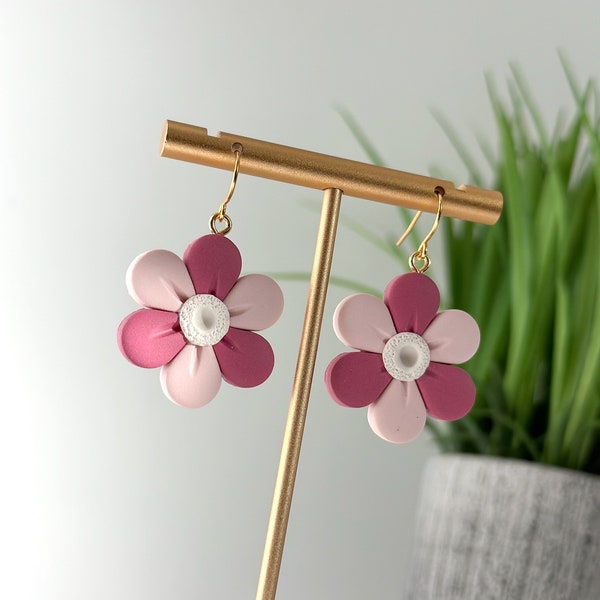 Handmade pink and purple flower polymerclay statement earrings, giftidea, daisy, cute, cozyvibe, summer, spring, daisy
