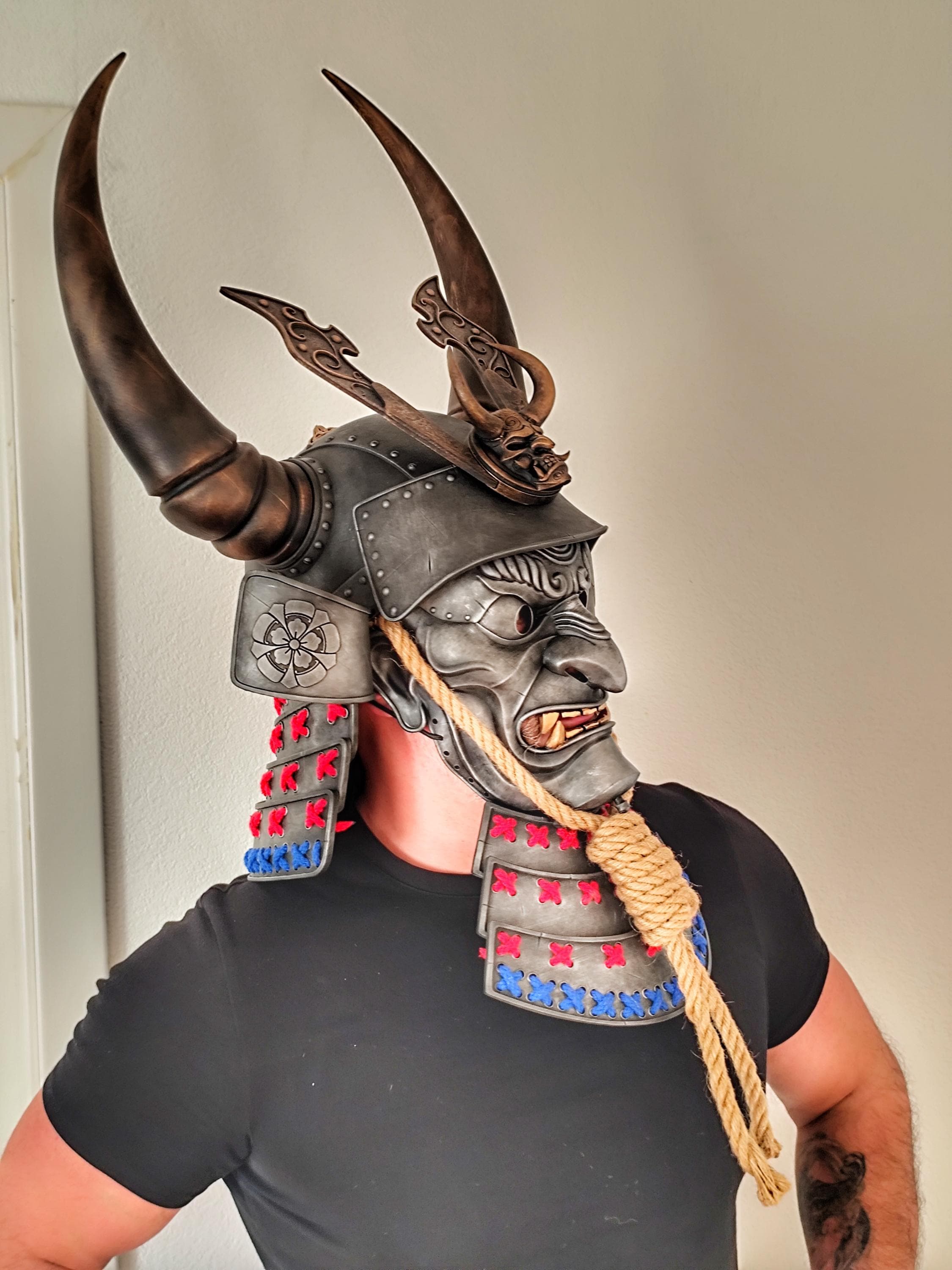 サムライ鬼戦士ヘルメット - コスプレ、ハロウィン、仮面舞踏会用の赤