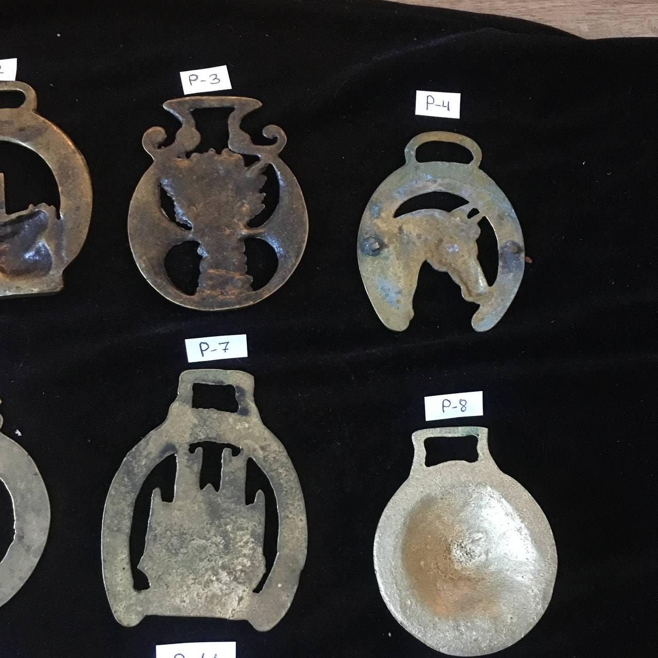Deux Médaillons Cheval En Laiton Vintage - Anglais - Grands Motifs Pour Harnais