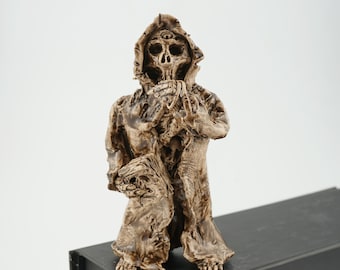 Absurdly ominous sculptures Creepy statues creepy statues Keeper of knowledge Author's handmade