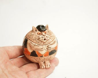Handmade Ceramic Cat Figurine, Unique 6x6 cm Artisan Sculpture, Whimsical Pottery Art, Collectible Feline Decor Gift