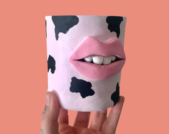 Quirky lips face pot - pink cow print