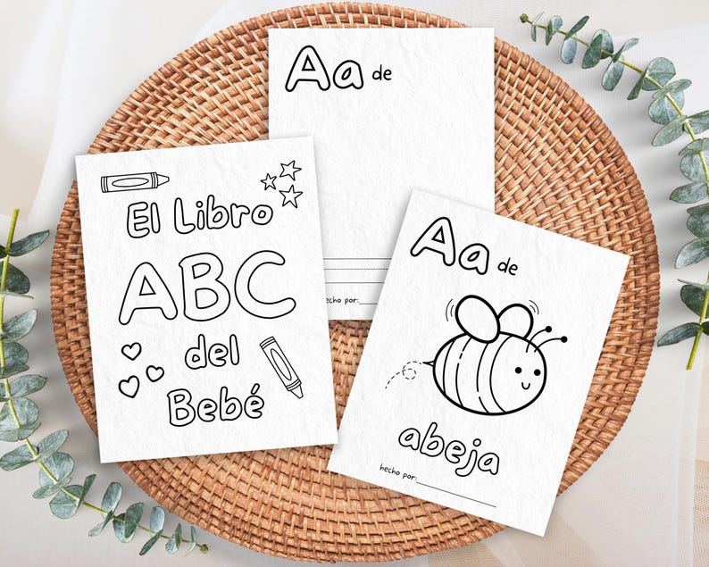 Pu&ograve; includere: Pagine da colorare stampabili in bianco e nero per bambini con la lettera A dell'alfabeto e le parole in spagnolo "El Libro ABC del Beb&eacute;" e "Aa de abeja".