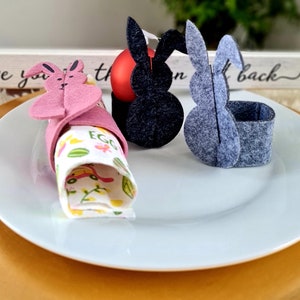 Felt egg holder/napkin ring.