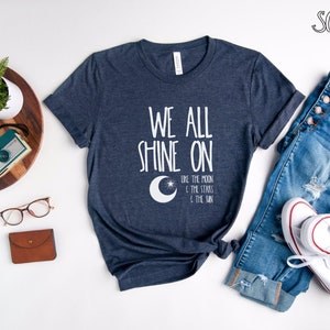 Camiseta We All Shine On / Camiseta Instant Karma / Camiseta con letras de canciones de los Beatles / Camiseta con letras de canciones / John Lennon / Like The Moon And The Stars And The Sun