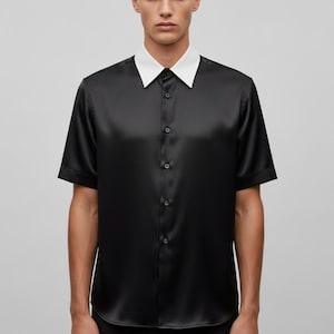 メンズ ブラックシルクシャツ ― ホワイトのコントラストカラー、半袖、オーダーメイド