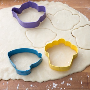 Wilton 3 piece Tea Party  Metal Cookie Cutter Set with Tea Pot , Tea Cup and Cupcake Cutters