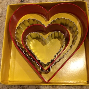 Wilton 4 piece Heart Shaped Metal Cookie Cutter Set