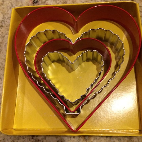 Wilton 4 piece Heart Shaped Metal Cookie Cutter Set