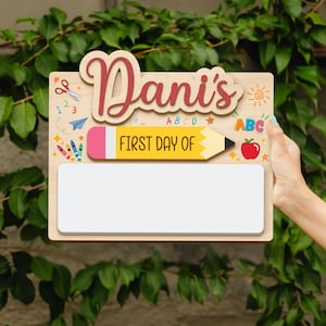 Letrero personalizado para el primer y último día de clases, pizarra con nombre personalizado para el regreso a clases, letrero reutilizable para el regreso a clases, accesorio fotográfico para el primer día de clases.
