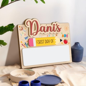 Letrero personalizado para el primer y último día de clases, pizarra con nombre personalizado para el regreso a clases, letrero reutilizable para el regreso a clases, accesorio fotográfico para el primer día de clases.