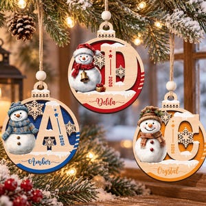 Personalized Snowman Christmas Ornament, Wooden custom name tags, Letter Name Ornament Gift, Custom Snowman Family Gift, Xmas Gift For Kids