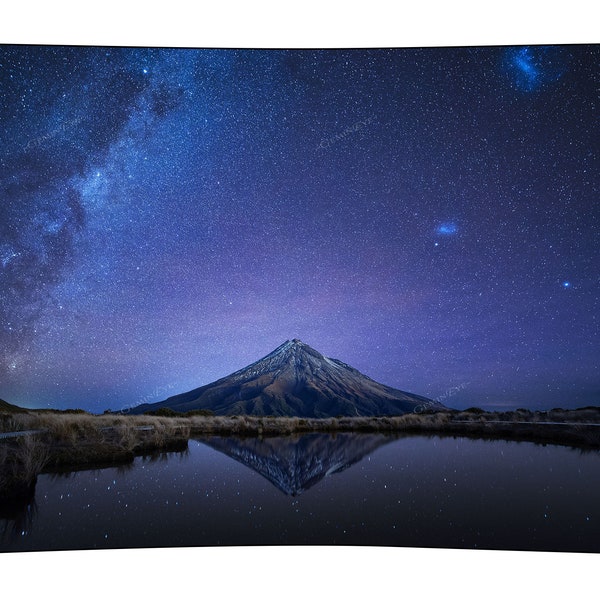 Dreamy Mountain and Twinkling Reflection Tapestry