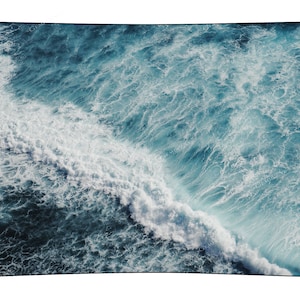 Natural Flowing Ocean Wave Tapestry