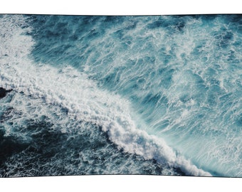 Natural Flowing Ocean Wave Tapestry