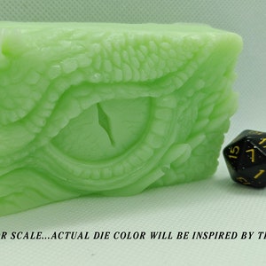 Dragon Eye Soap con d20 all'interno - Regalo DND - Sapone spedizioni e draghi - Sapone da dadi