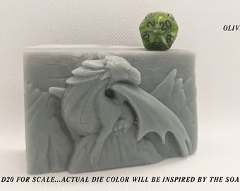 Dragon Peak Soap w/ d20 inside - Cadeau du MDN - Dungeons and Dragons Soap - Dice Soap