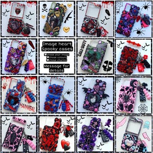 Peut inclure: Un collage de 12 images pr&eacute;sentant des coques de t&eacute;l&eacute;phone personnalis&eacute;es d&eacute;cor&eacute;es de diff&eacute;rents th&egrave;mes effrayants et gothiques. Chaque coque pr&eacute;sente un design diff&eacute;rent, notamment des cr&acirc;nes, des chauves-souris, des c&oelig;urs et d'autres &eacute;l&eacute;ments inspir&eacute;s d'Halloween. Les coques sont orn&eacute;es de strass, de breloques et d'autres embellissements.